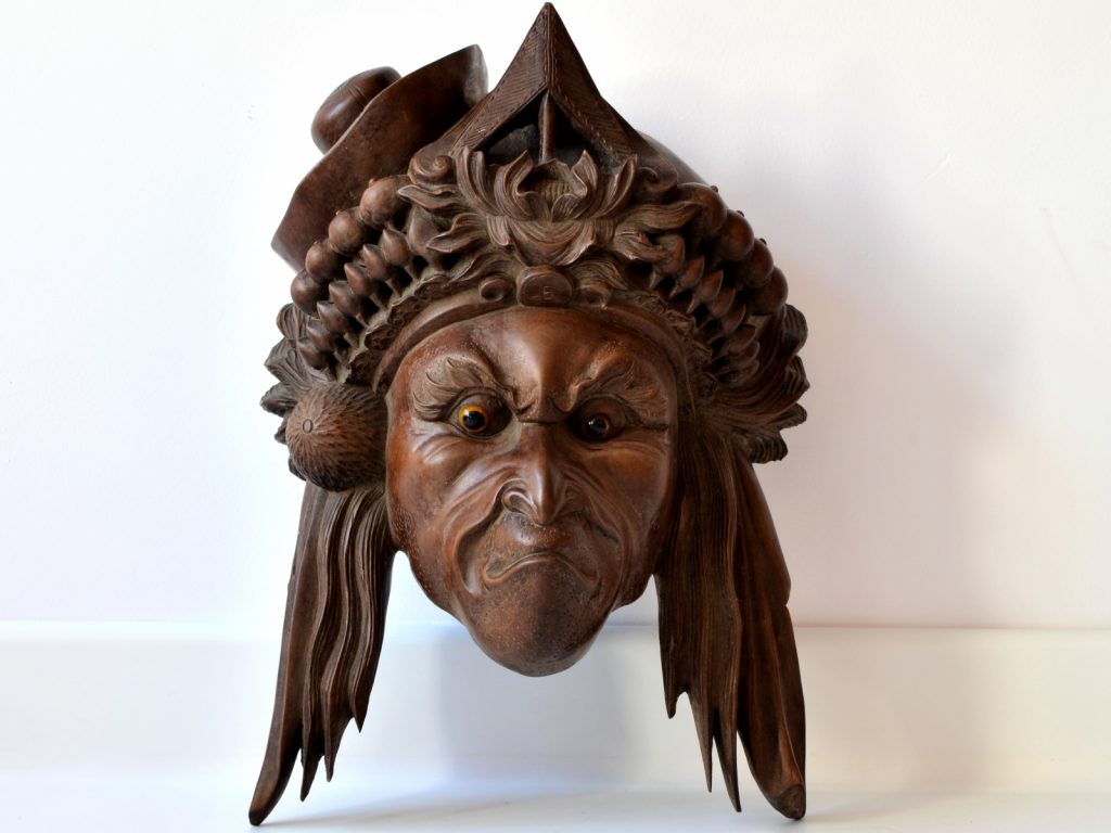 Masca chinezeasca din lemn exotic