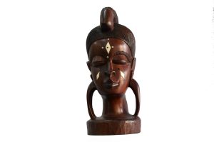 Statuie din lemn exotic si fildes