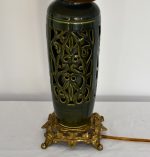 Set lampi cu corp de portelan dantelat si bronz