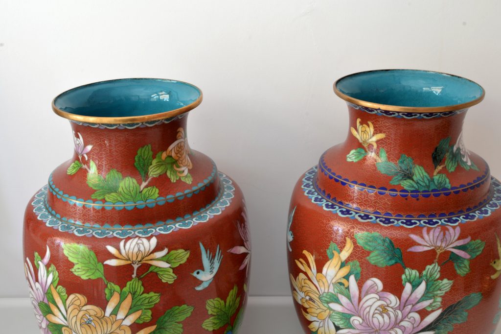 Vase mari cloisonne cu capac si suport din lemn. - imagine 5