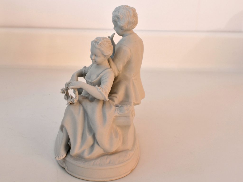 Portelan Biscuit foarte fin lucrat