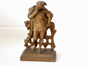 Statueta din antimoniu.