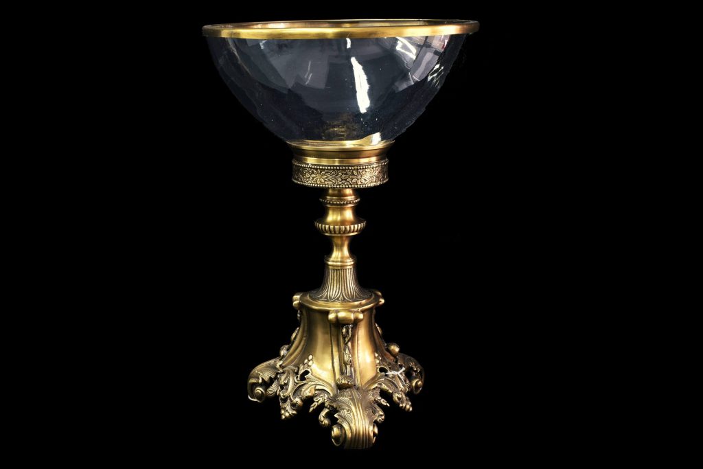 Fructiera cu picior si vas din cristal Fructiera cu picior si vas din cristal