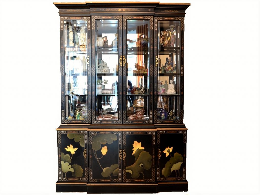 Vitrina chinezeasca  din lemn masiv pictata manual