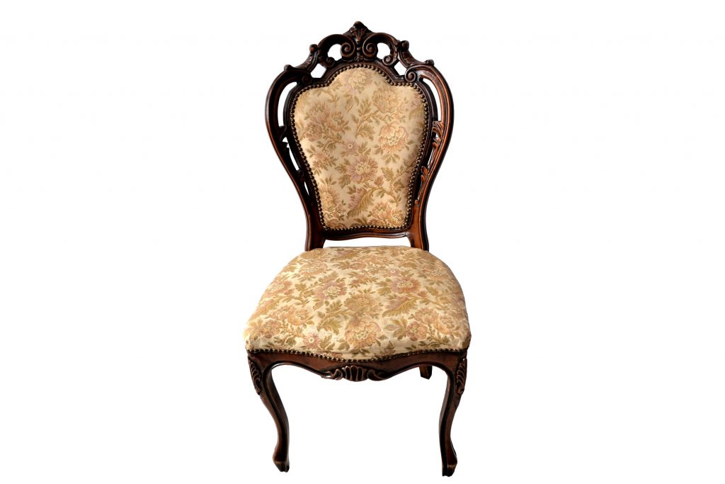 Set 4 scaune stil Louis al XV-lea din lemn de nuc Set 4 scaune stil Louis al XV-lea din lemn de nuc