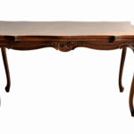 Masuta stil Louis al XV lea din lemn de nuc furniruit