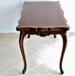 Masuta stil Louis al XV lea din lemn de nuc furniruit