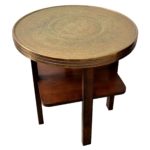 Masuta din lemn masiv si blat de alama cu model