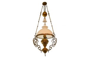 Lampa pe gaz din bronz cu sticla opalina