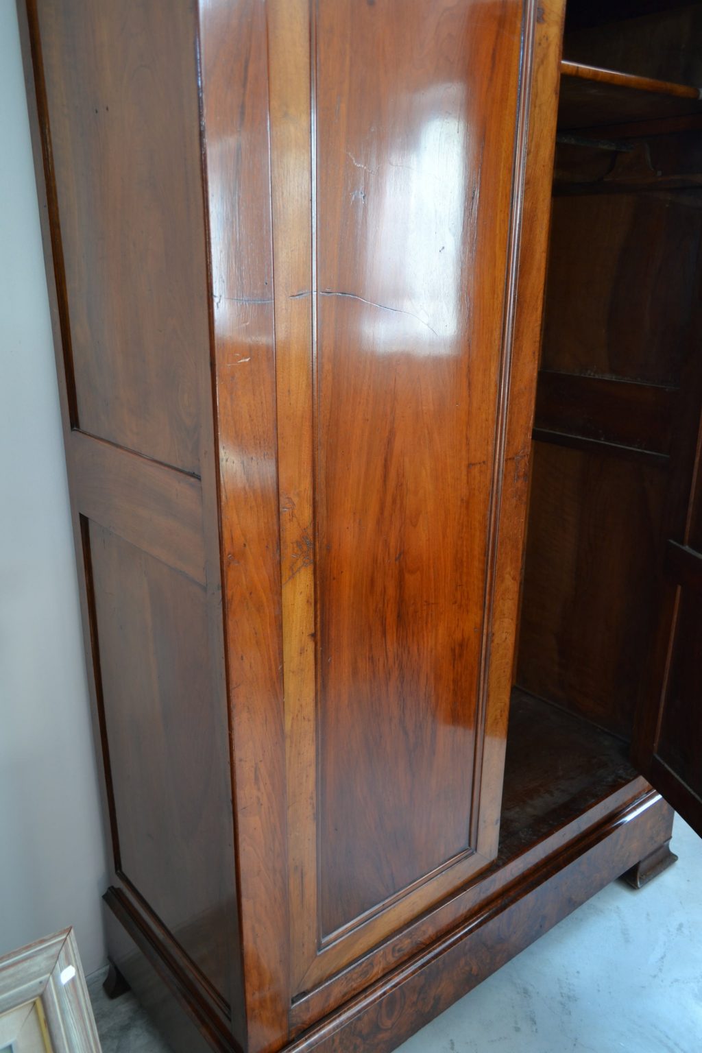 Dulap stil Louis Philippe din lemn de nuc - imagine 4