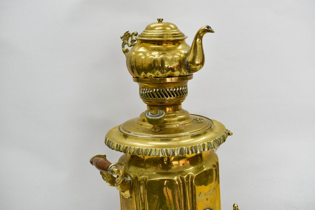 Samovar din alama
