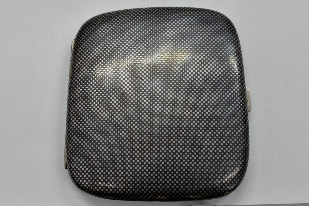 Tabachera din argint Tabachera din argint