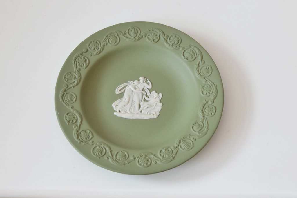 Farfuriuta din ceramica Jasperware Wedgwood Farfuriuta din ceramica Jasperware Wedgwood