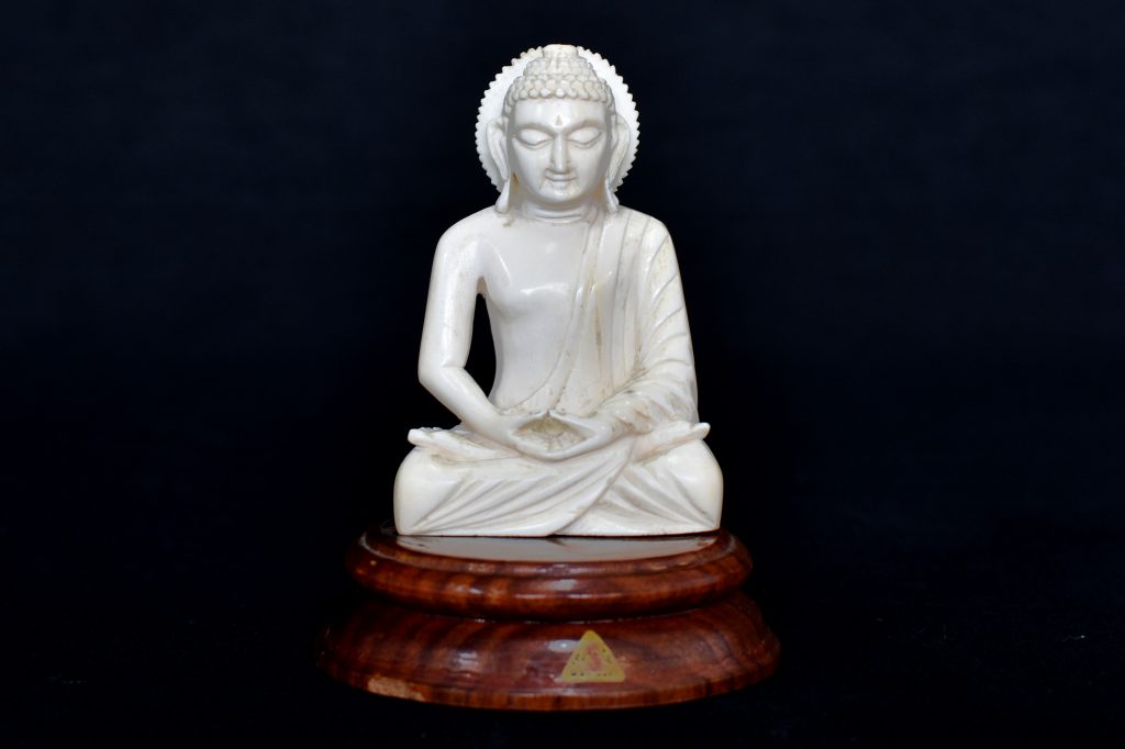 Statueta Buddha din fildes de hipopotam Statueta Buddha din fildes de hipopotam