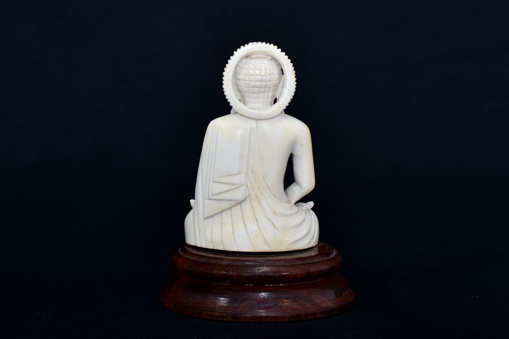 Statueta Buddha din fildes de hipopotam