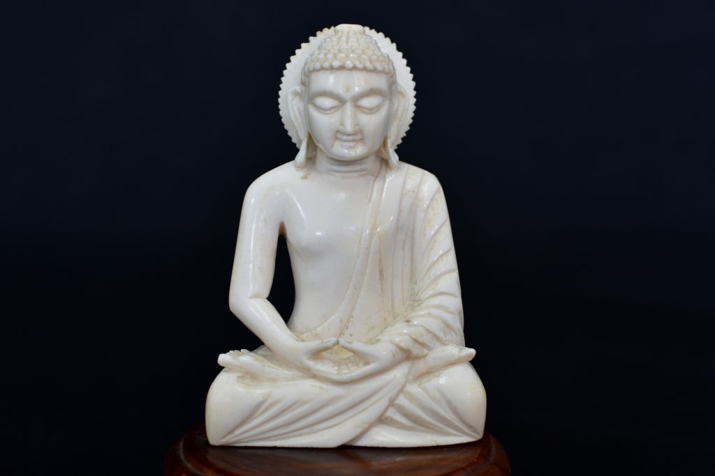 Statueta Buddha din fildes de hipopotam