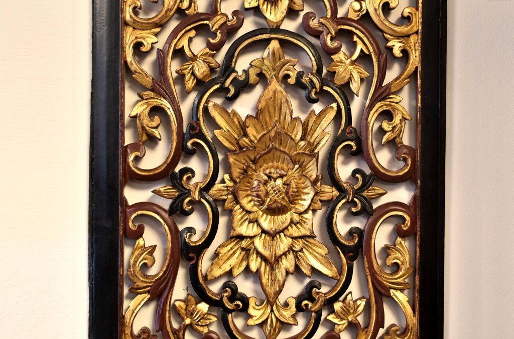 Panou chinezesc sculptat