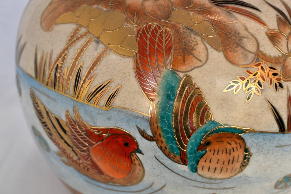 Vas asiatic din ceramica Vas asiatic din ceramica