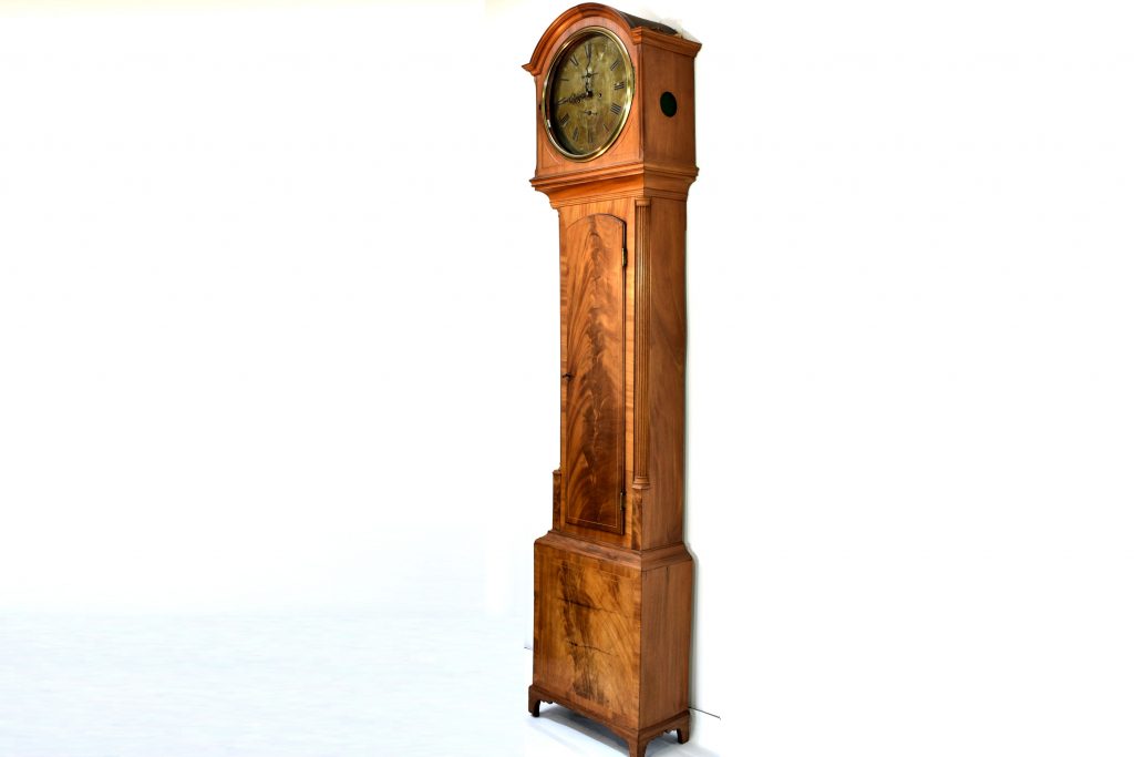 Pendula de podea englezeasca