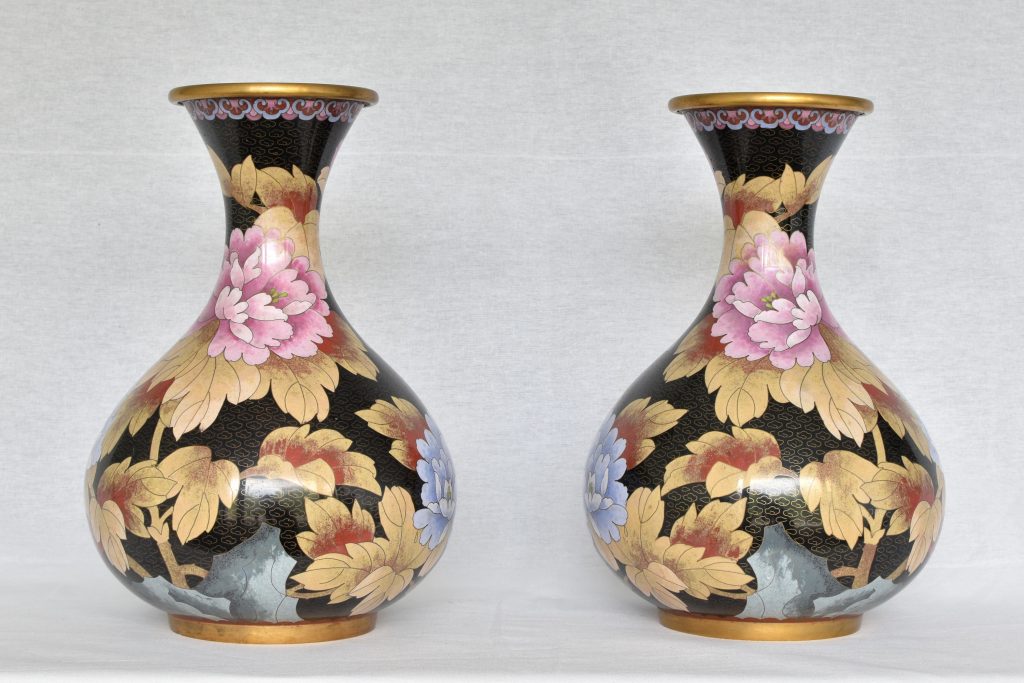 Vaza Cloisonne neagra Vaza Cloisonne neagra