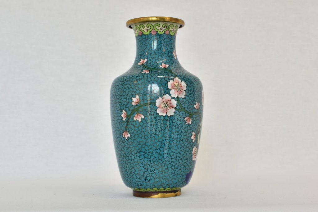 Vaza cloisonne albastra cu flori Vaza cloisonne albastra cu flori