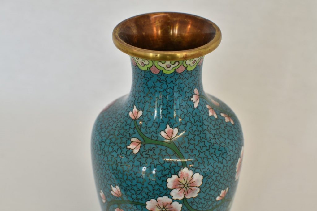 Vaza cloisonne albastra cu flori Vaza cloisonne albastra cu flori