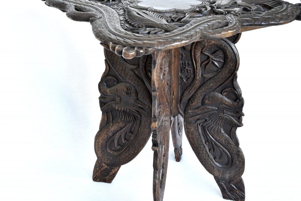 Masuta orientala cu dragon