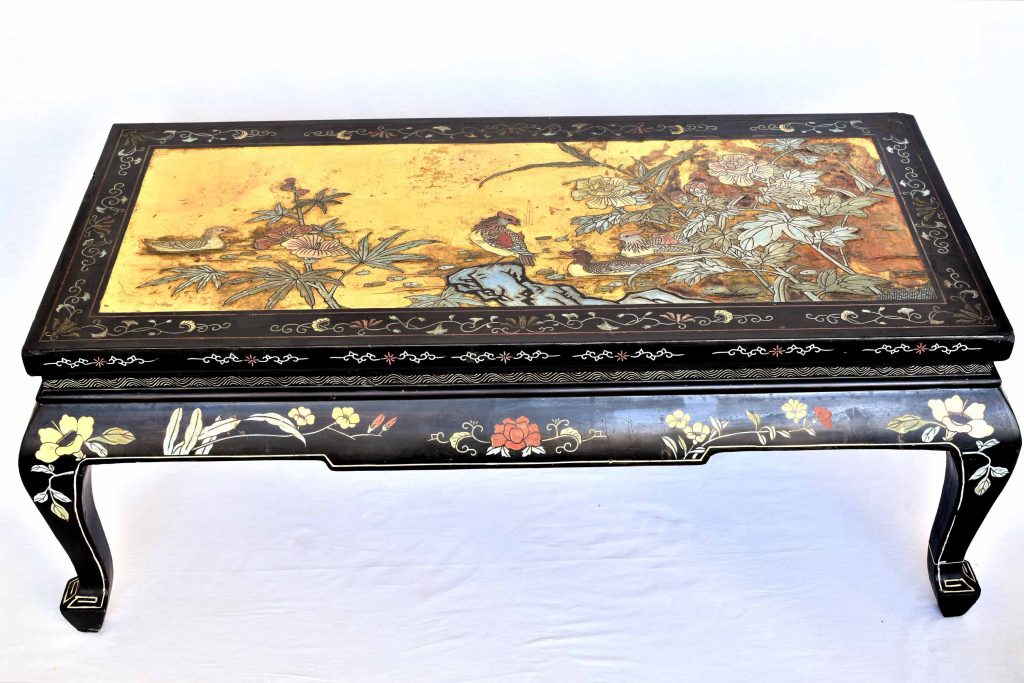 Masa cu foita de aur Masa cu foita de aur