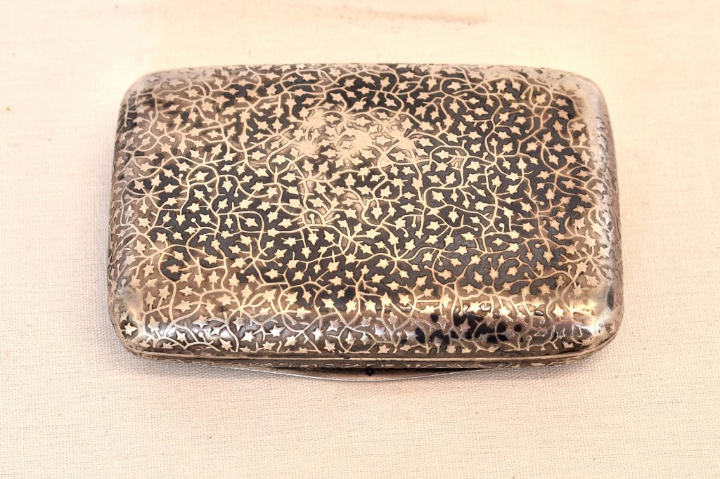 Tabachera din argint Tabachera din argint