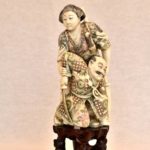 Statueta din fildes scena de lupta cu razboinica Itagaki