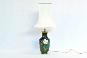 Veioza Cloisonne cu palarie textila