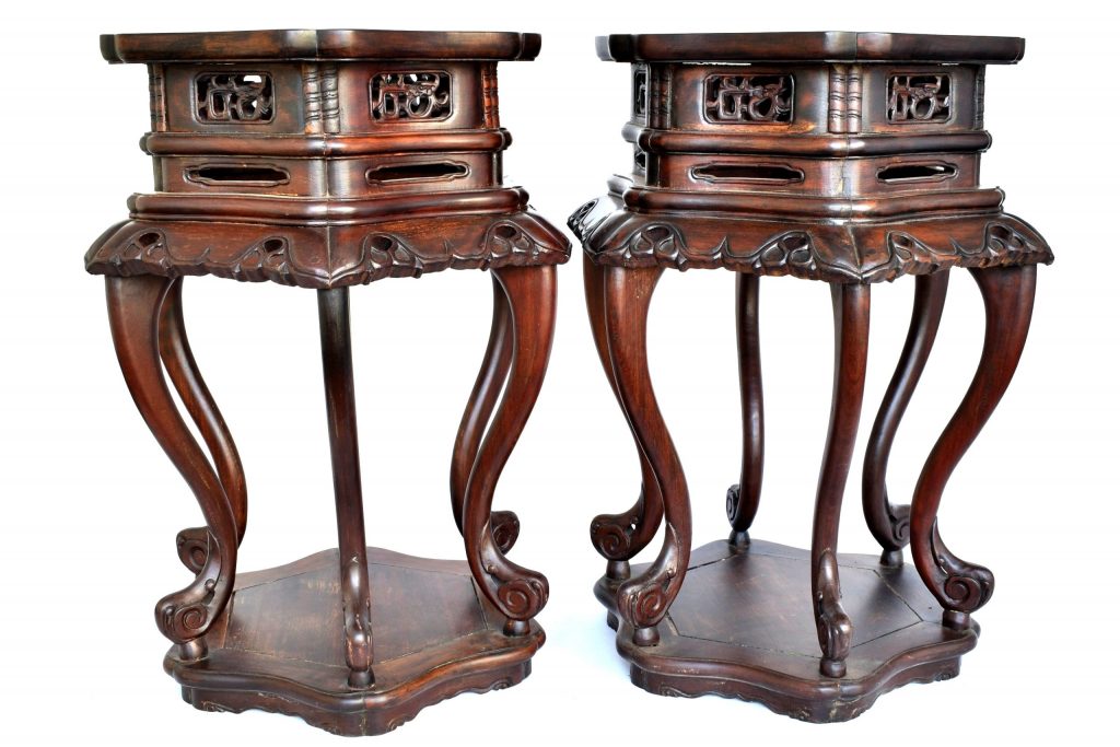 Set două măsuțe din lemn de palisandru Set două măsuțe din lemn de palisandru