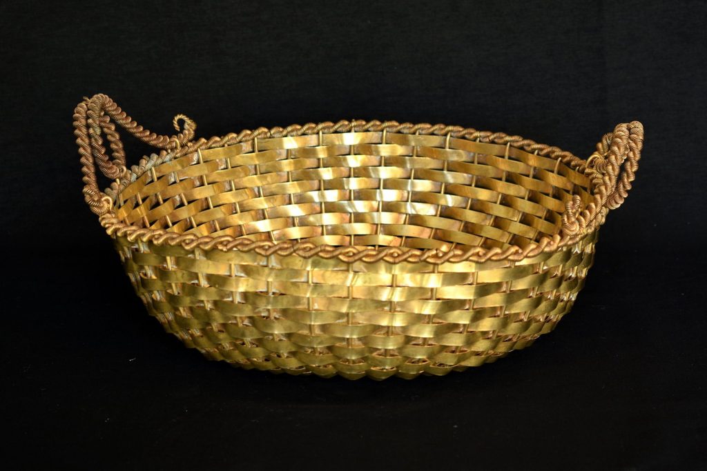 Fructiera cu impletituri din bronz aurit