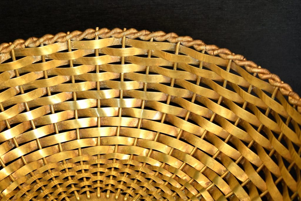 Fructiera cu impletituri din bronz aurit