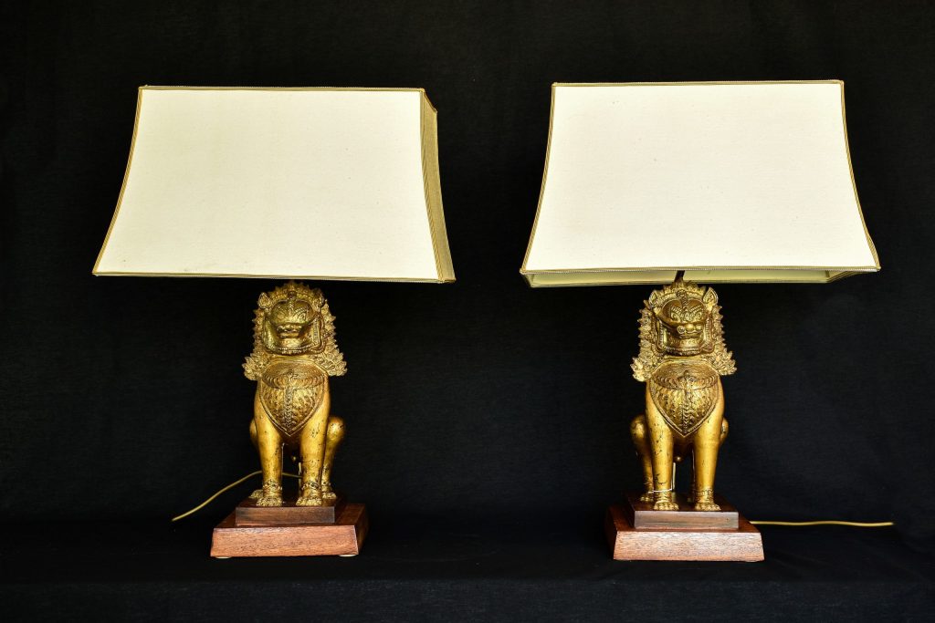 Set lampi cu lei din bronz Singha Set lampi cu lei din bronz Singha