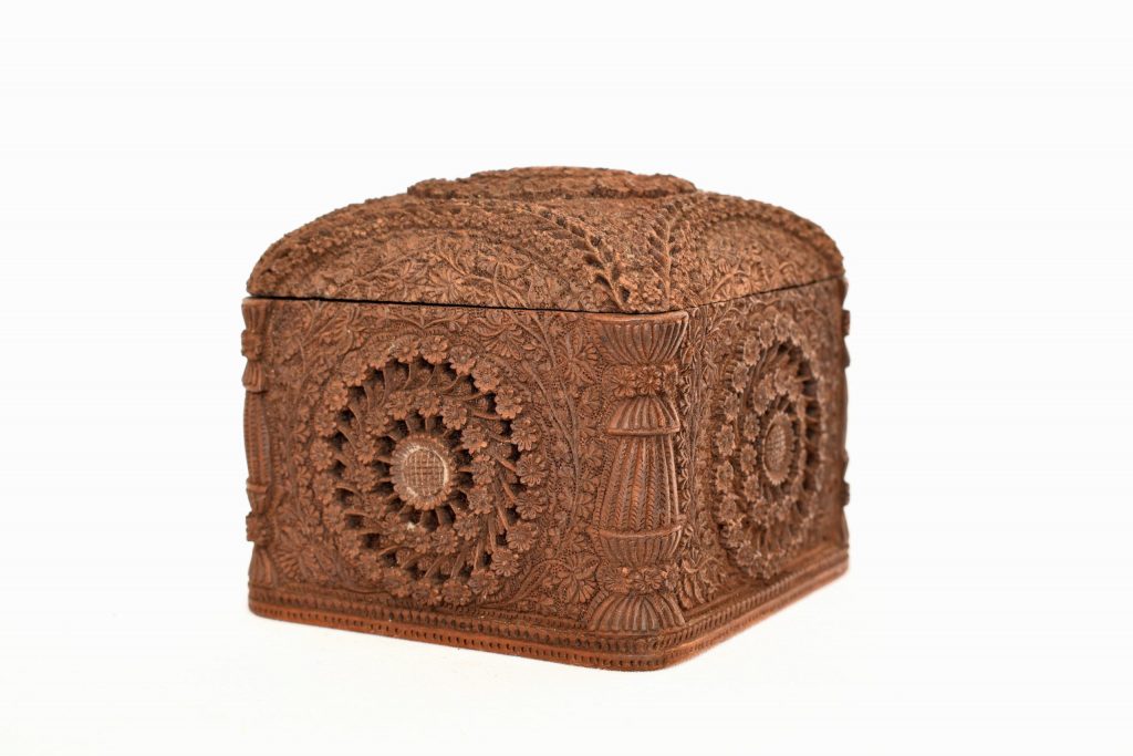 Cutie din lemn exotic