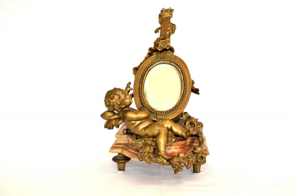 Statueta semnata de Auguste Moreau