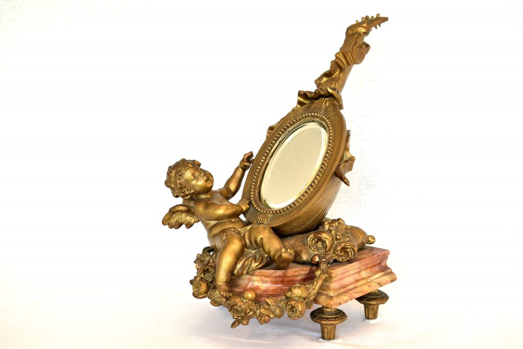 Statueta semnata de Auguste Moreau