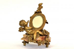 Statueta semnata de Auguste Moreau