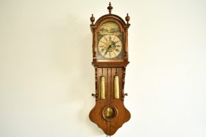Pendula Zaanse cu cadran pictat manual
