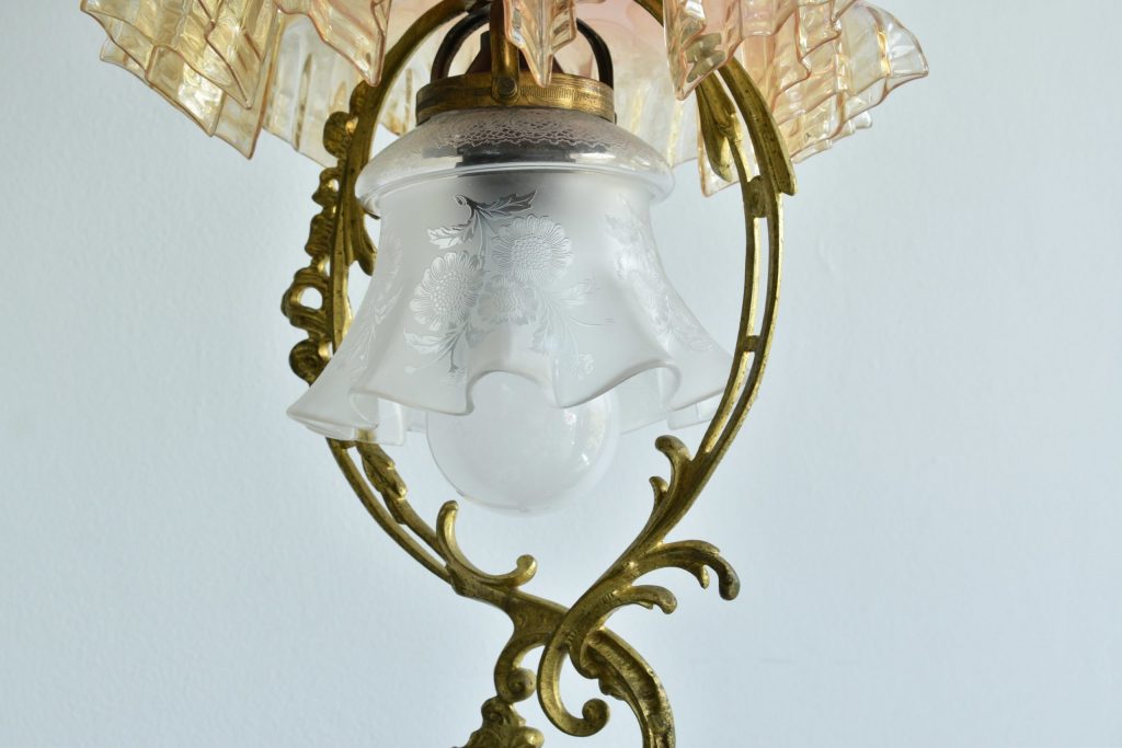 Lustra Art Nouveau cu scripeti Lustra Art Nouveau cu scripeti