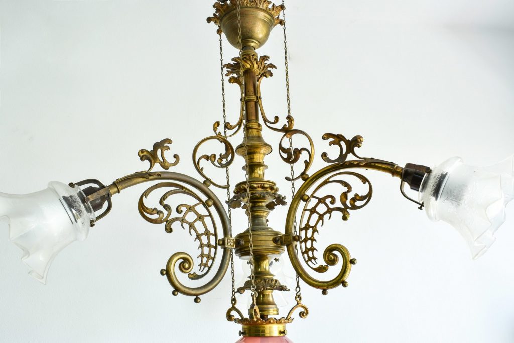 Lustra Art Nouveau cu scripeti Lustra Art Nouveau cu scripeti