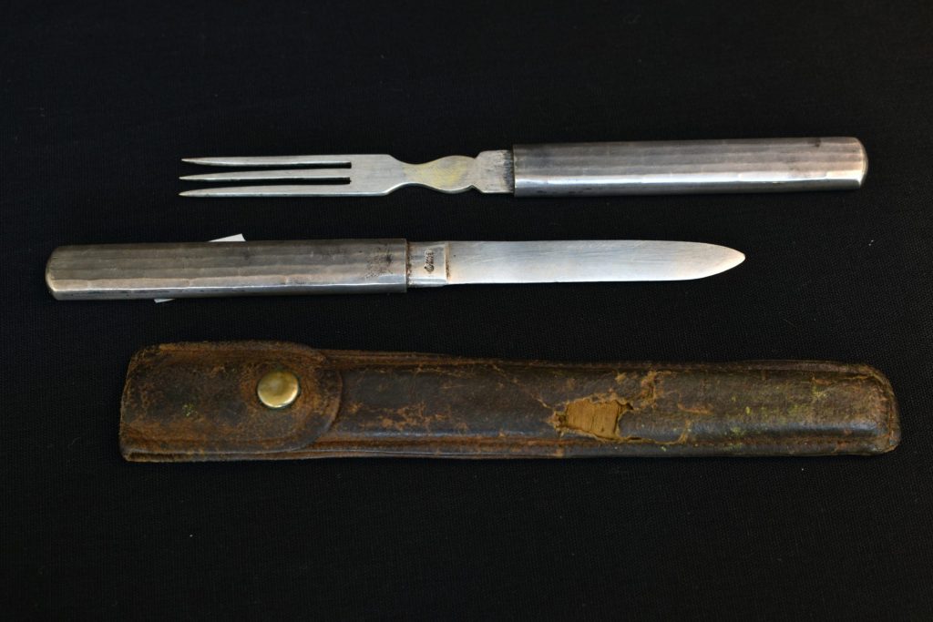 Set de tacamuri din argint Set de tacamuri din argint