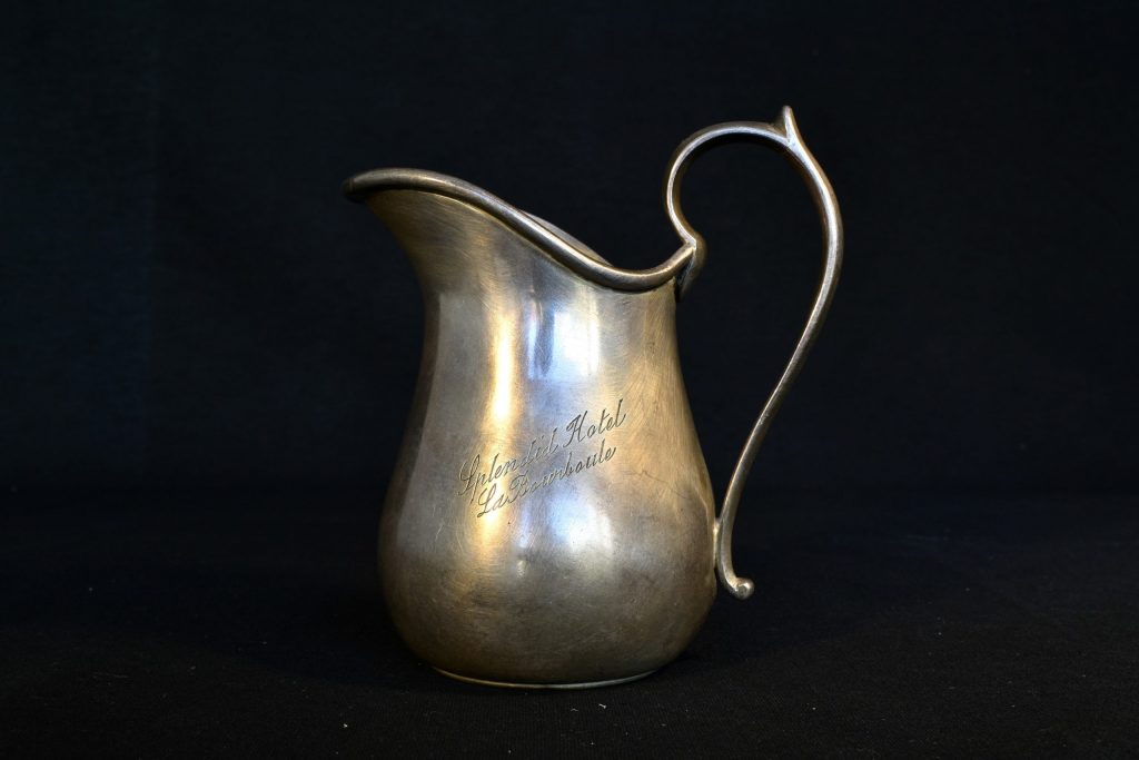 Carafa mica din argint Carafa mica din argint