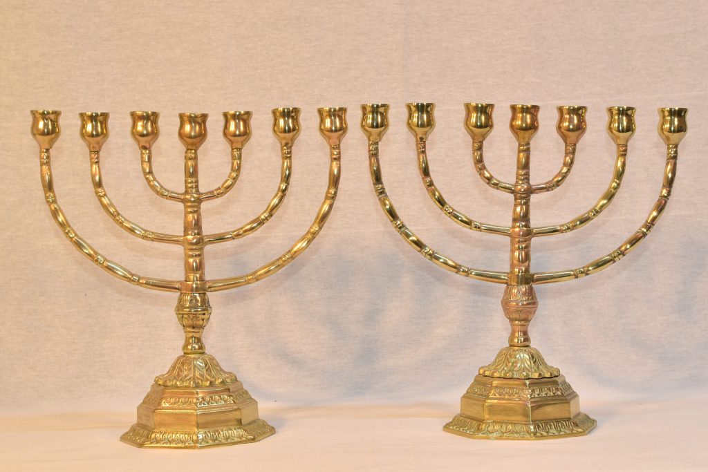 Menorah din bronz Menorah din bronz