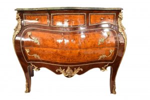 Comoda Louis al 15 lea