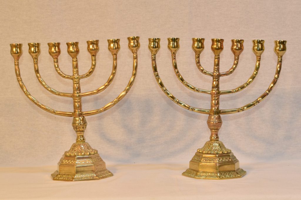 Menorah din bronz Menorah din bronz