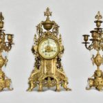 Ceas din bronz cu sfesnice