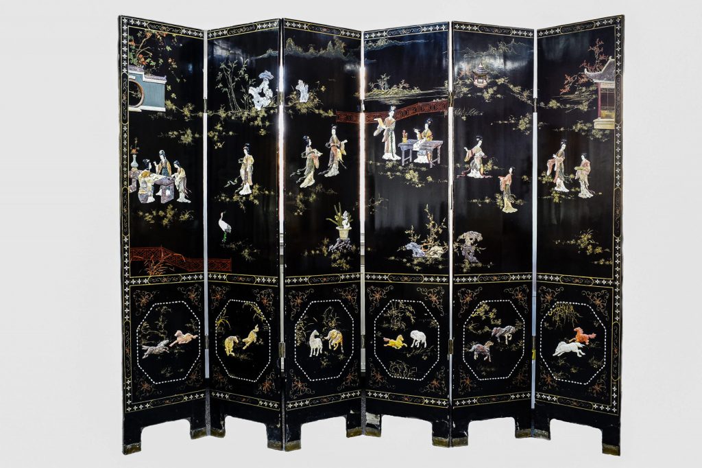 Paravan chinezesc cu aplicatii din fildes