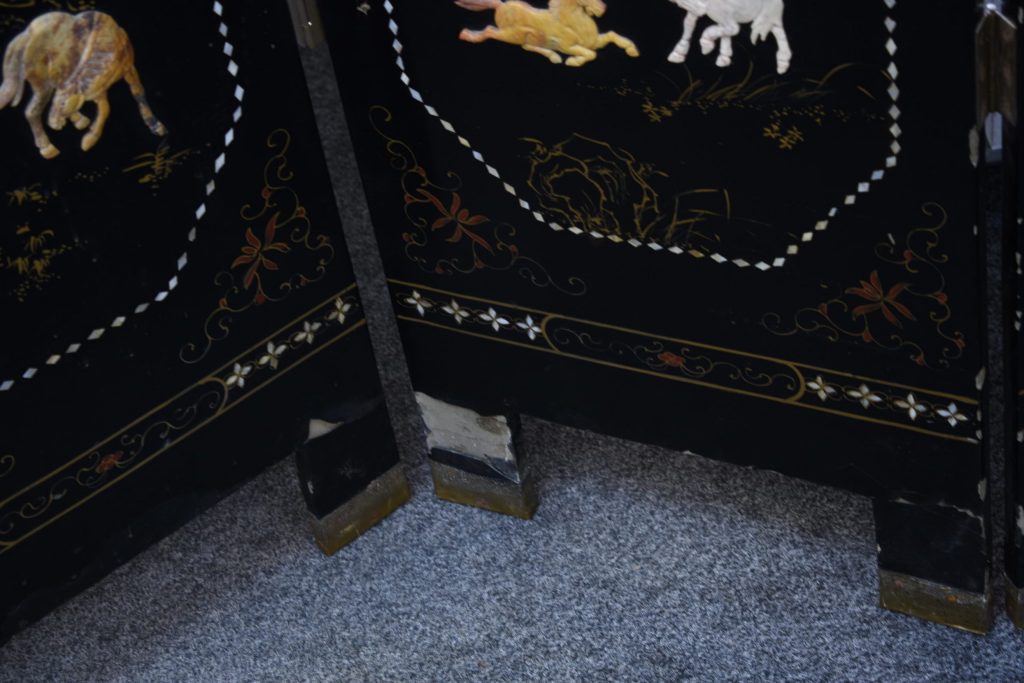 Paravan chinezesc cu aplicatii din fildes